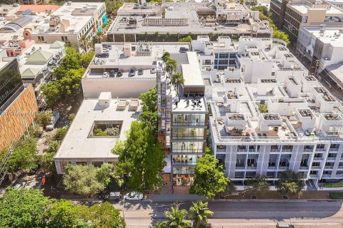 Propiedad comercial en venta en Miami, Florida № 1960890 - foto 1