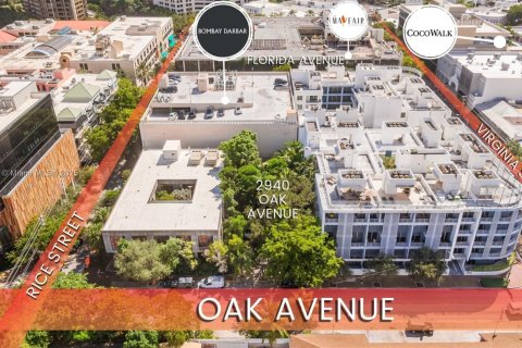 Propiedad comercial en venta en Miami, Florida № 1960890 - foto 3