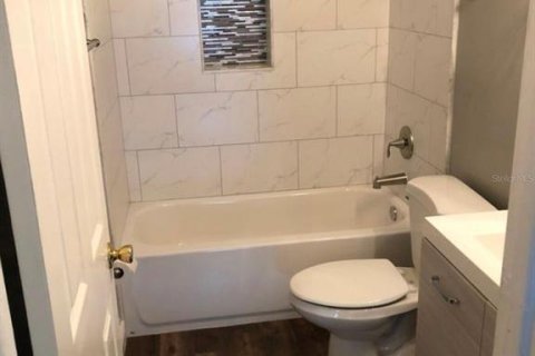 House in Tampa, Florida 3 bedrooms, 100.06 sq.m. № 1735408 - photo 5