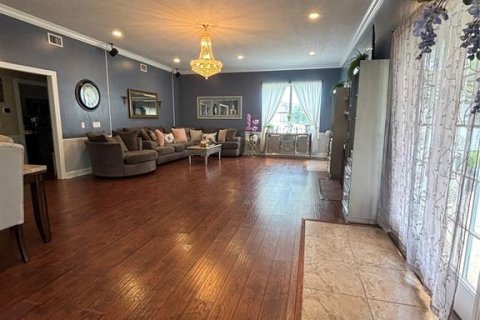 House in Ocala, Florida 5 bedrooms, 310.39 sq.m. № 2204343 - photo 5