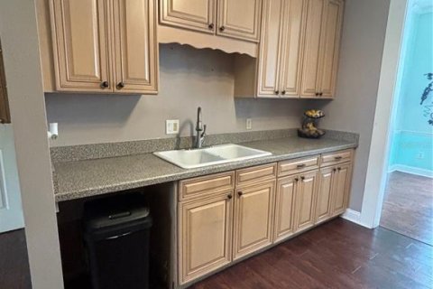 House in Ocala, Florida 5 bedrooms, 310.39 sq.m. № 2204343 - photo 8