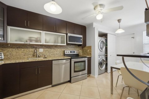 Condominio en venta en Pompano Beach, Florida, 2 dormitorios, 103.31 m2 № 2190159 - foto 11