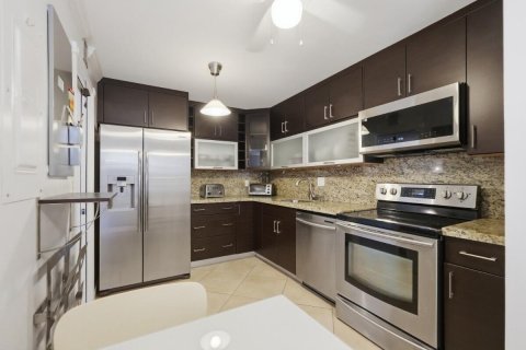 Condominio en venta en Pompano Beach, Florida, 2 dormitorios, 103.31 m2 № 2190159 - foto 9