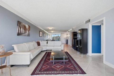 Condo à Pompano Beach, Floride, 2 chambres  № 2190159