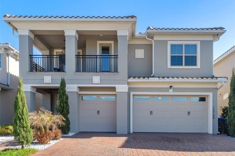 House in Orlando, Florida 5 bedrooms, 393.44 sq.m. № 2291699