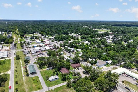 Commercial property in High Springs, Florida 4 bedrooms, 243.78 sq.m. № 2157829 - photo 13