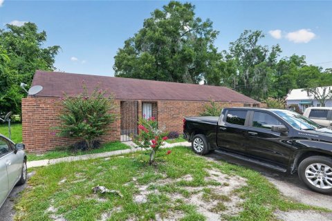 Commercial property in High Springs, Florida 4 bedrooms, 243.78 sq.m. № 2157829 - photo 8