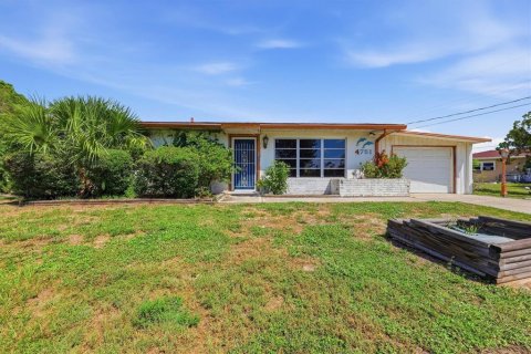 Villa ou maison à vendre à North Port, Floride: 2 chambres, 109.16 m2 № 2148810 - photo 11
