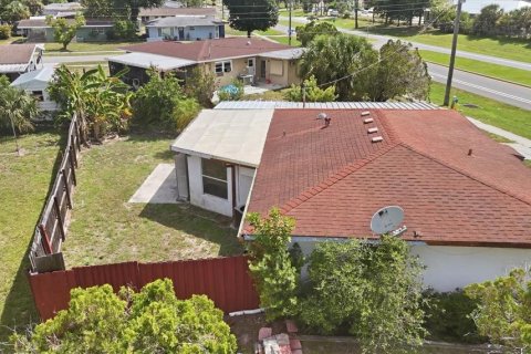 Villa ou maison à vendre à North Port, Floride: 2 chambres, 109.16 m2 № 2148810 - photo 18