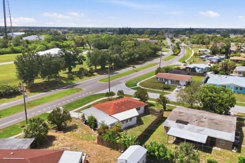 Villa ou maison à vendre à North Port, Floride: 2 chambres, 109.16 m2 № 2148810 - photo 25