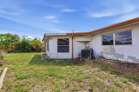 Villa ou maison à vendre à North Port, Floride: 2 chambres, 109.16 m2 № 2148810 - photo 16