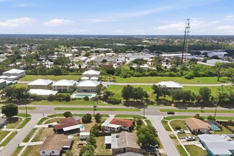 Villa ou maison à vendre à North Port, Floride: 2 chambres, 109.16 m2 № 2148810 - photo 28