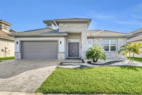 House in Davenport, Florida 4 bedrooms, 206.71 sq.m. № 1915539 - photo 1