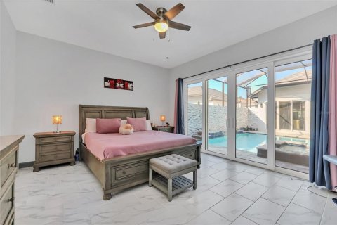 House in Davenport, Florida 4 bedrooms, 206.71 sq.m. № 1915539 - photo 29