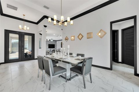 House in Davenport, Florida 4 bedrooms, 206.71 sq.m. № 1915539 - photo 27