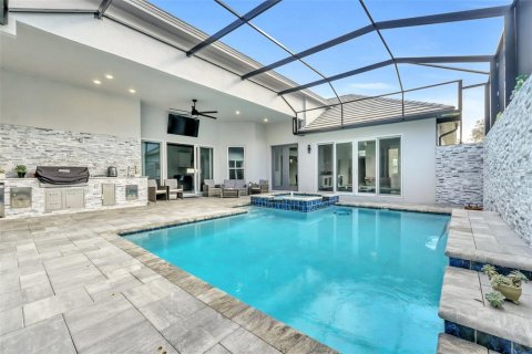 House in Davenport, Florida 4 bedrooms, 206.71 sq.m. № 1915539 - photo 8