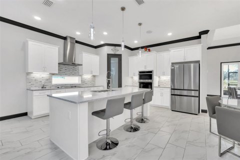 House in Davenport, Florida 4 bedrooms, 206.71 sq.m. № 1915539 - photo 15