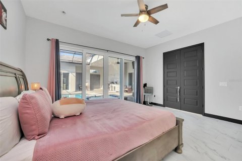 House in Davenport, Florida 4 bedrooms, 206.71 sq.m. № 1915539 - photo 30
