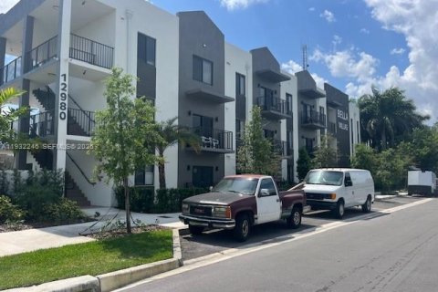 Снять в аренду квартиру в Хомстед, Флорида 2 спальни, 89.19м2, № 1990814 - фото 1