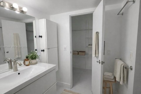 Condominio en alquiler en Aventura, Florida, 3 dormitorios, 128.21 m2 № 2011527 - foto 9