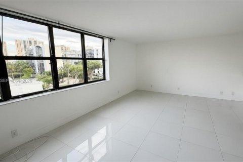 Condominio en alquiler en Aventura, Florida, 3 dormitorios, 128.21 m2 № 2011527 - foto 8