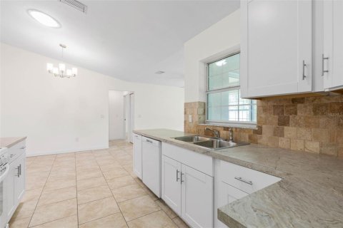 Casa en venta en Palm Coast, Florida, 4 dormitorios, 168.99 m2 № 1793019 - foto 18