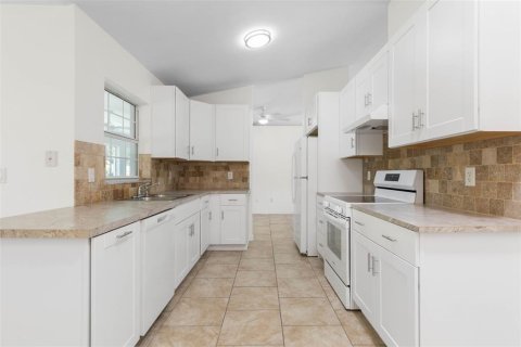 Casa en venta en Palm Coast, Florida, 4 dormitorios, 168.99 m2 № 1793019 - foto 13