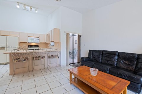 Villa ou maison à vendre à Miami, Floride: 4 chambres, 164.9 m2 № 1939110 - photo 8