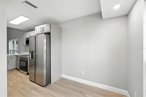 House in Orlando, Florida 3 bedrooms, 125.42 sq.m. № 1904162 - photo 21