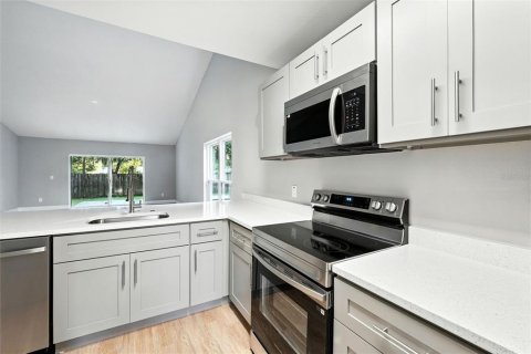 House in Orlando, Florida 3 bedrooms, 125.42 sq.m. № 1904162 - photo 19