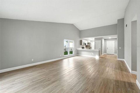 House in Orlando, Florida 3 bedrooms, 125.42 sq.m. № 1904162 - photo 11