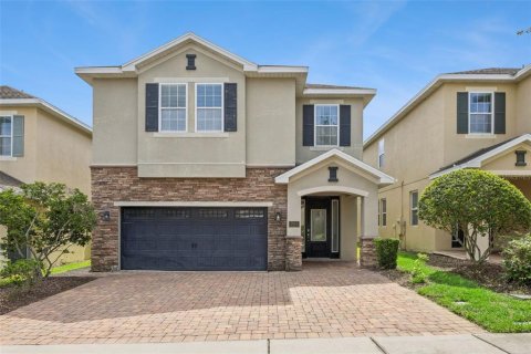 Casa en Kissimmee, Florida 8 dormitorios, 316.98 m2 № 2280533