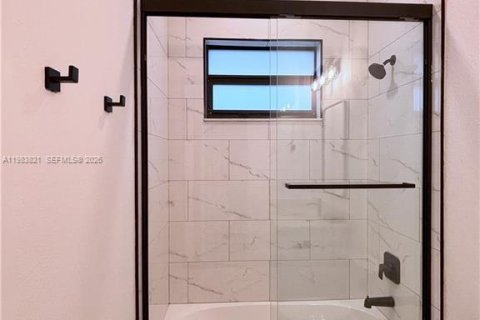 Casa en venta en Lehigh Acres, Florida, 4 dormitorios, 164.53 m2 № 2046727 - foto 19