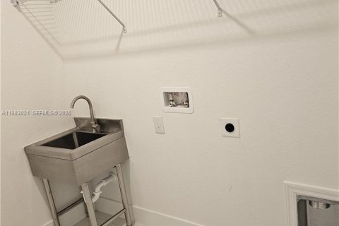 Casa en venta en Lehigh Acres, Florida, 4 dormitorios, 164.53 m2 № 2046727 - foto 20