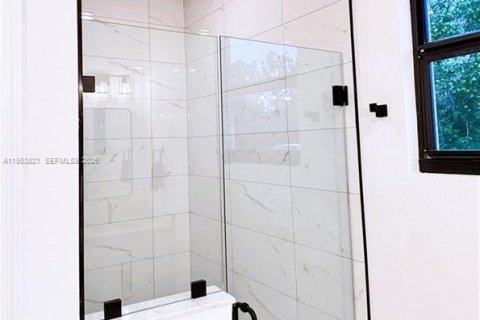 Casa en venta en Lehigh Acres, Florida, 4 dormitorios, 164.53 m2 № 2046727 - foto 13