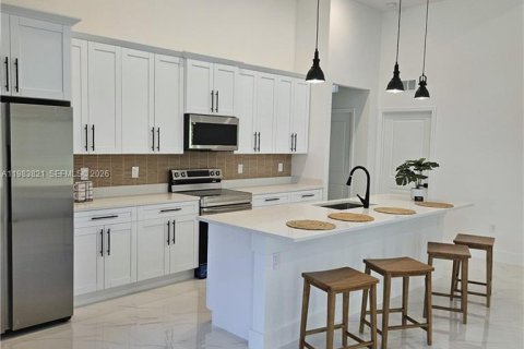 Casa en venta en Lehigh Acres, Florida, 4 dormitorios, 164.53 m2 № 2046727 - foto 3