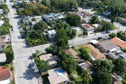 House in Miami, Florida 2 bedrooms, 116.13 sq.m. № 2069166 - photo 19