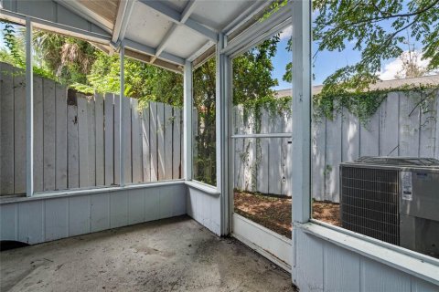 Townhouse in DeLand, Florida 2 bedrooms, 82.4 sq.m. № 1919251 - photo 12