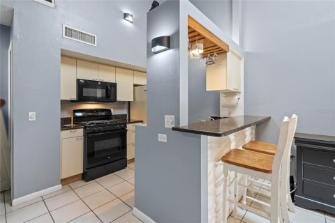 Townhouse in DeLand, Florida 2 bedrooms, 82.4 sq.m. № 1919251 - photo 6
