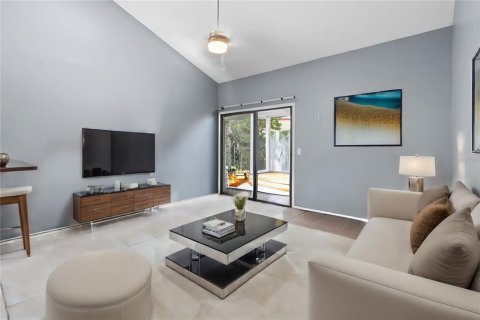 Townhouse in DeLand, Florida 2 bedrooms, 82.4 sq.m. № 1919251 - photo 3