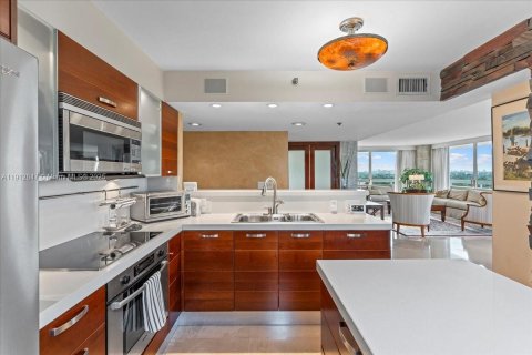 Купить кондоминиум в Майами, Флорида 3 спальни, 166.48м2, № 1970896 - фото 28