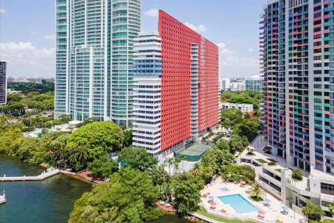 Купить кондоминиум в Майами, Флорида 3 спальни, 166.48м2, № 1970896 - фото 1