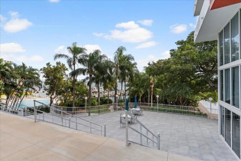 Купить кондоминиум в Майами, Флорида 3 спальни, 166.48м2, № 1970896 - фото 23