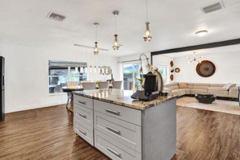 Villa ou maison à louer à West Palm Beach, Floride: 3 chambres, 186.18 m2 № 2388461 - photo 16