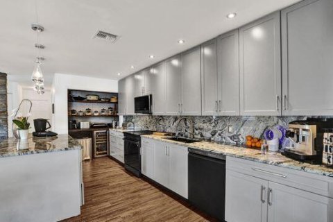 Villa ou maison à louer à West Palm Beach, Floride: 3 chambres, 186.18 m2 № 2388461 - photo 19