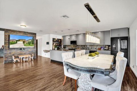 Villa ou maison à louer à West Palm Beach, Floride: 3 chambres, 186.18 m2 № 2388461 - photo 5