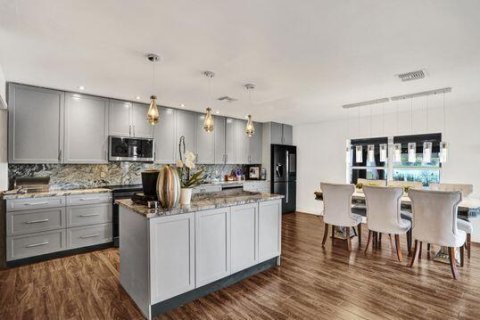 Villa ou maison à louer à West Palm Beach, Floride: 3 chambres, 186.18 m2 № 2388461 - photo 21