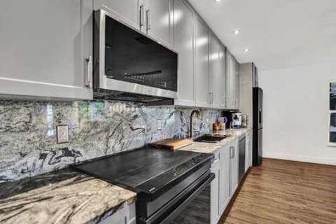 Villa ou maison à louer à West Palm Beach, Floride: 3 chambres, 186.18 m2 № 2388461 - photo 6