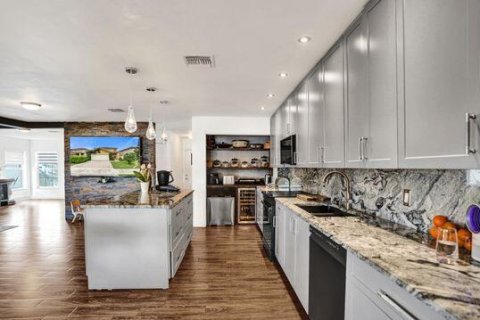 Villa ou maison à louer à West Palm Beach, Floride: 3 chambres, 186.18 m2 № 2388461 - photo 17