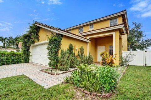 Villa ou maison à louer à West Palm Beach, Floride: 3 chambres, 186.18 m2 № 2388461 - photo 2